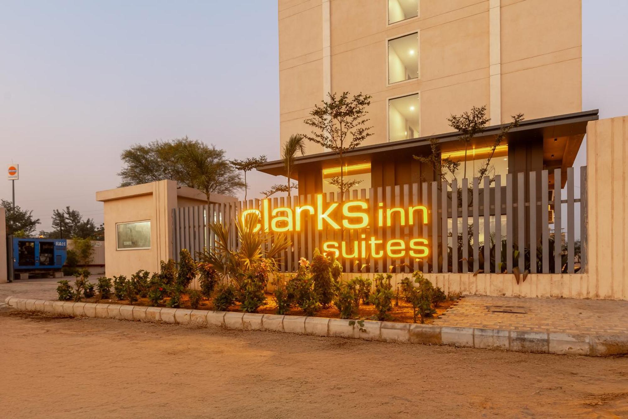 Clarks Inn Suites Jaipur Dış mekan fotoğraf